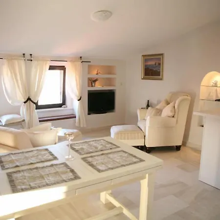 Apartment Filip & Viktoria In The Center Of Trogir