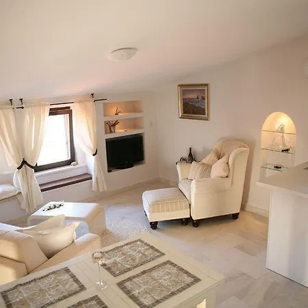 Апартаменты Filip & Viktoria In The Center Of Трогир